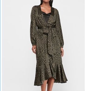 New Express Leopard Satin Wrap